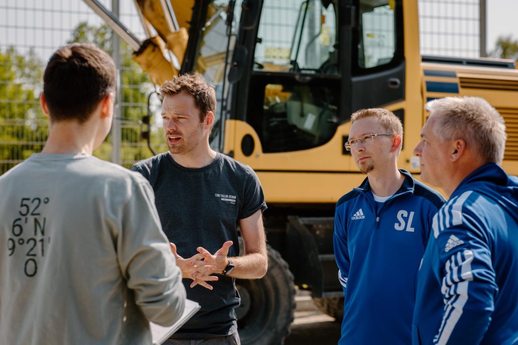 Neu im Vorstand: Stefan Licht (h.r.) | Quelle: hamelnr.de